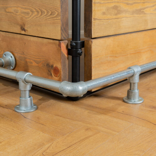 Bar/Kitchen-Corner-Foot-Rail-Industrial-Silver-Key-Clamp-3