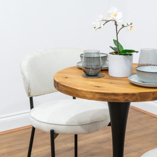 round-reclaimed-timber-cafe-&-bistro-table-black-round-leg-style-3