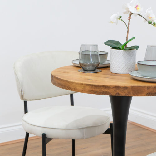 round-reclaimed-timber-cafe-&-bistro-table-black-round-tapered-leg-style-5