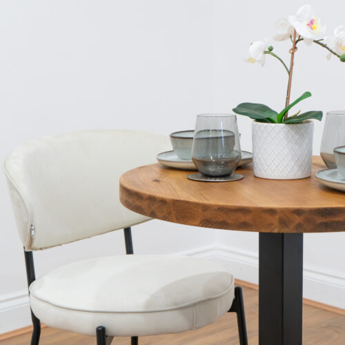 round-reclaimed-timber-cafe-&-bistro-table-black-square-leg-style-5
